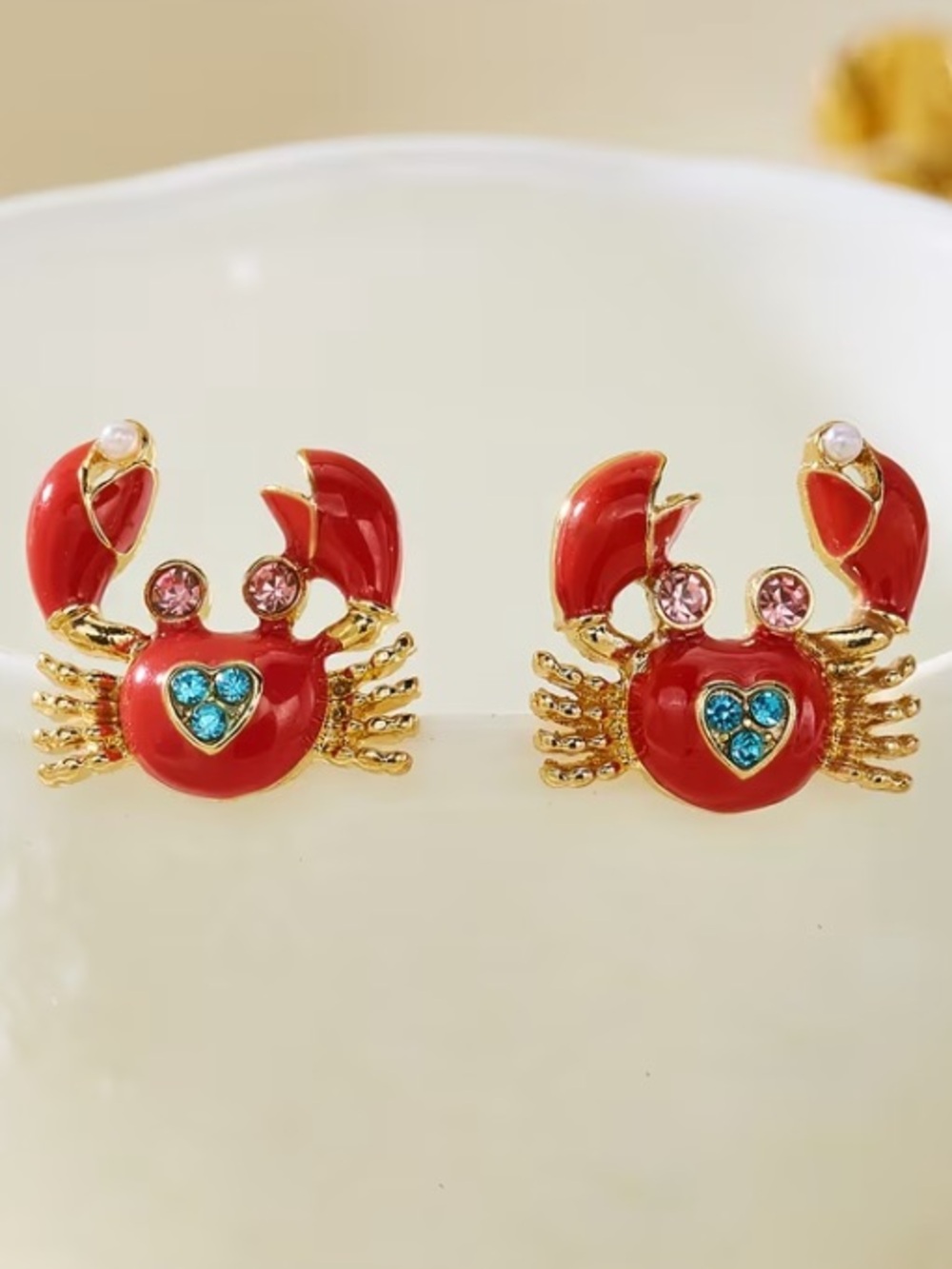 Red Enamel Crab withRhinestones Stud Earrings